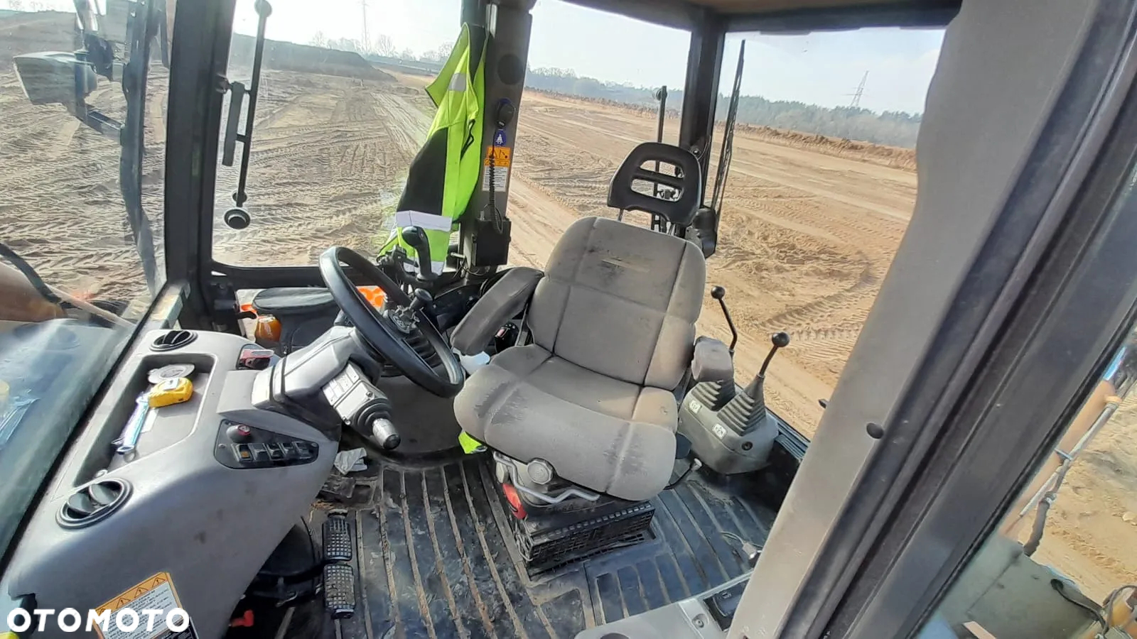 Case 695R - 10