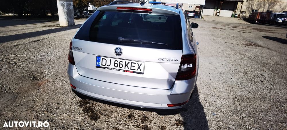 Skoda Octavia 1.6 TDI DSG Ambition - 10