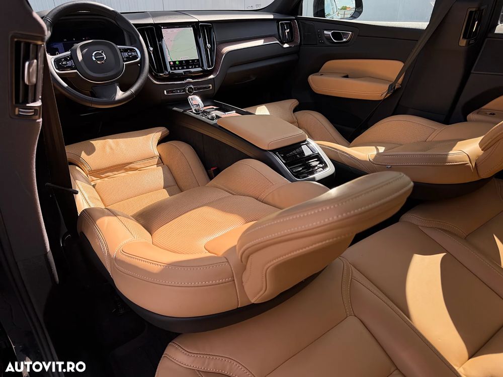 Volvo XC 60 B4 D AWD Ultimate Dark - 20