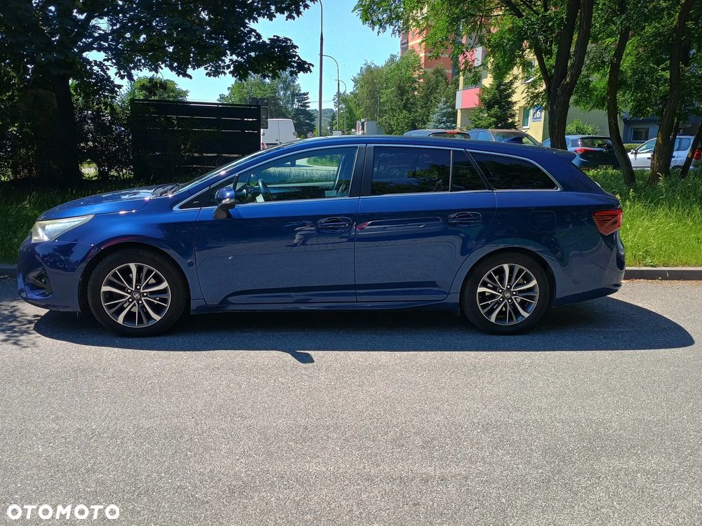 Toyota Avensis 1.8 Premium - 4