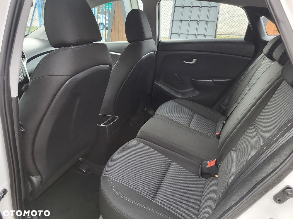 Hyundai i30 1.4 Classic + - 16