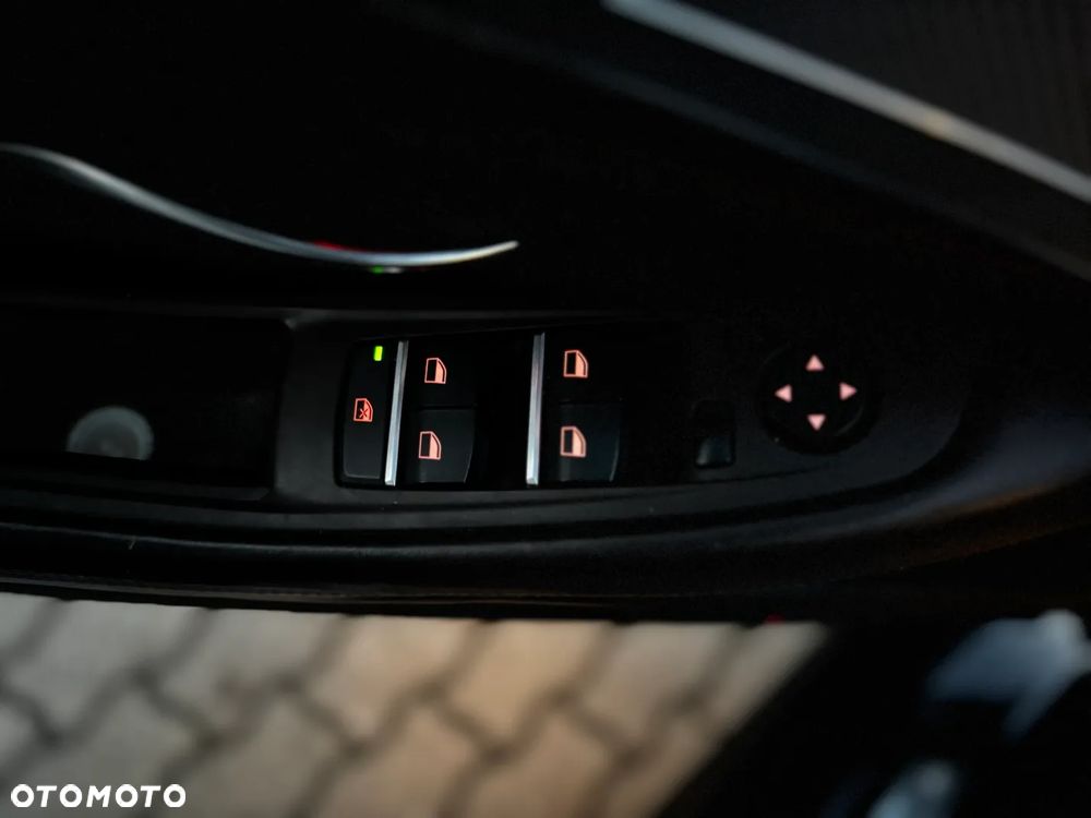 BMW Seria 5 520d Luxury Line - 15