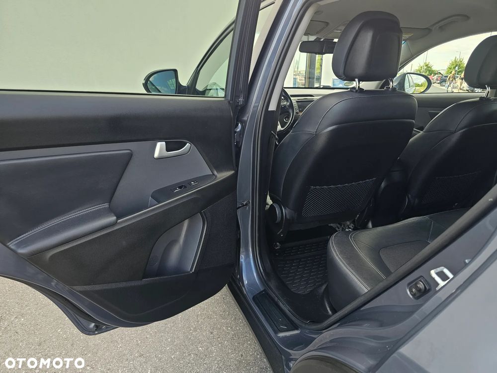Kia Sportage 2.0 CRDI 4WD Automatik Vision - 17