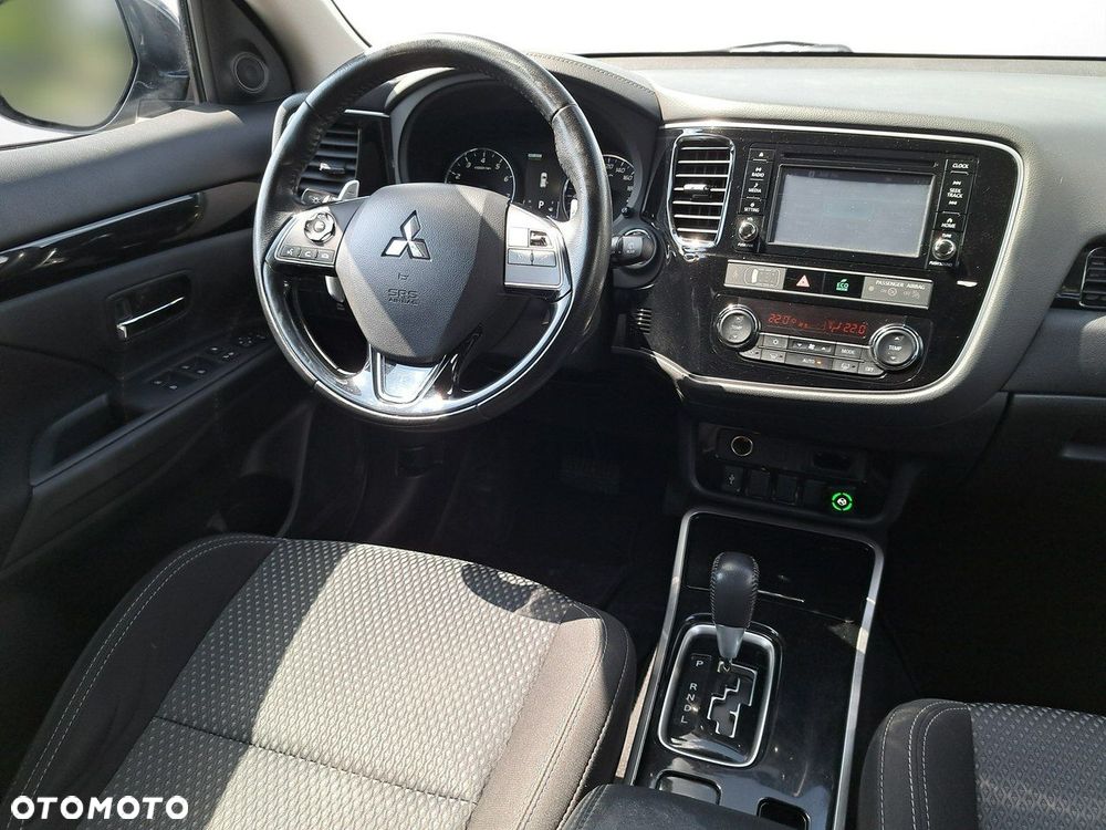 Mitsubishi Outlander 2.0 Instyle SDA 4WD CVT - 12