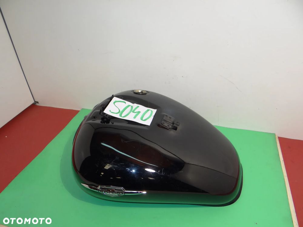 S040 Suzuki VZR 1800 Intruder (06-17) ZBIORNIK PALIWA BAK - 4