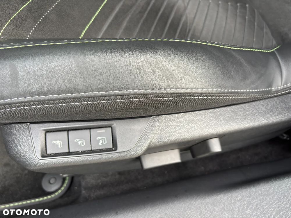 Peugeot 2008 1.2 PureTech GT S&S EAT8 - 19