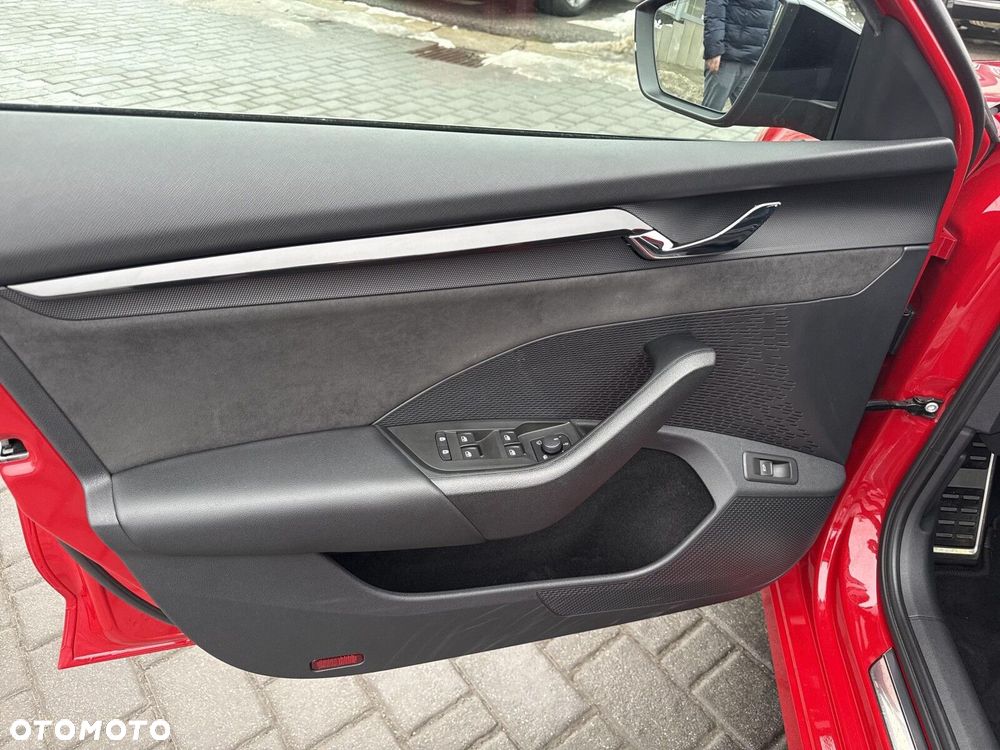 Skoda Octavia 2.0 TDI RS DSG - 10