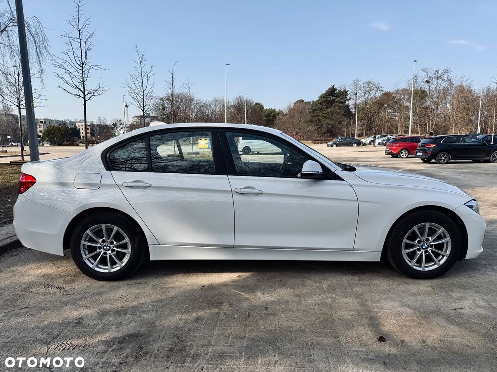 BMW Seria 3 316d - 11