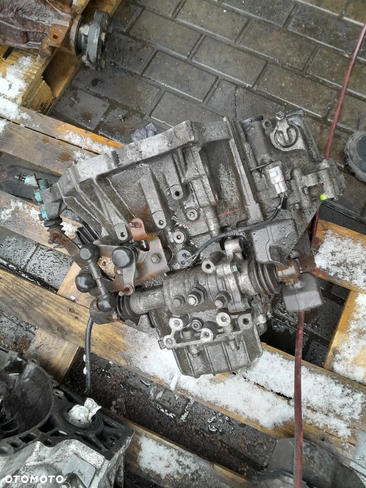 TOYOTA AVENSIS T25 SKRZYNIA BIEGÓW MANUALNA 2.2 DIESEL - 3