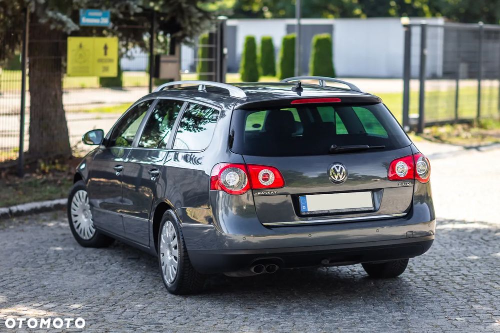 Volkswagen Passat 2.0 TDI Highline - 14