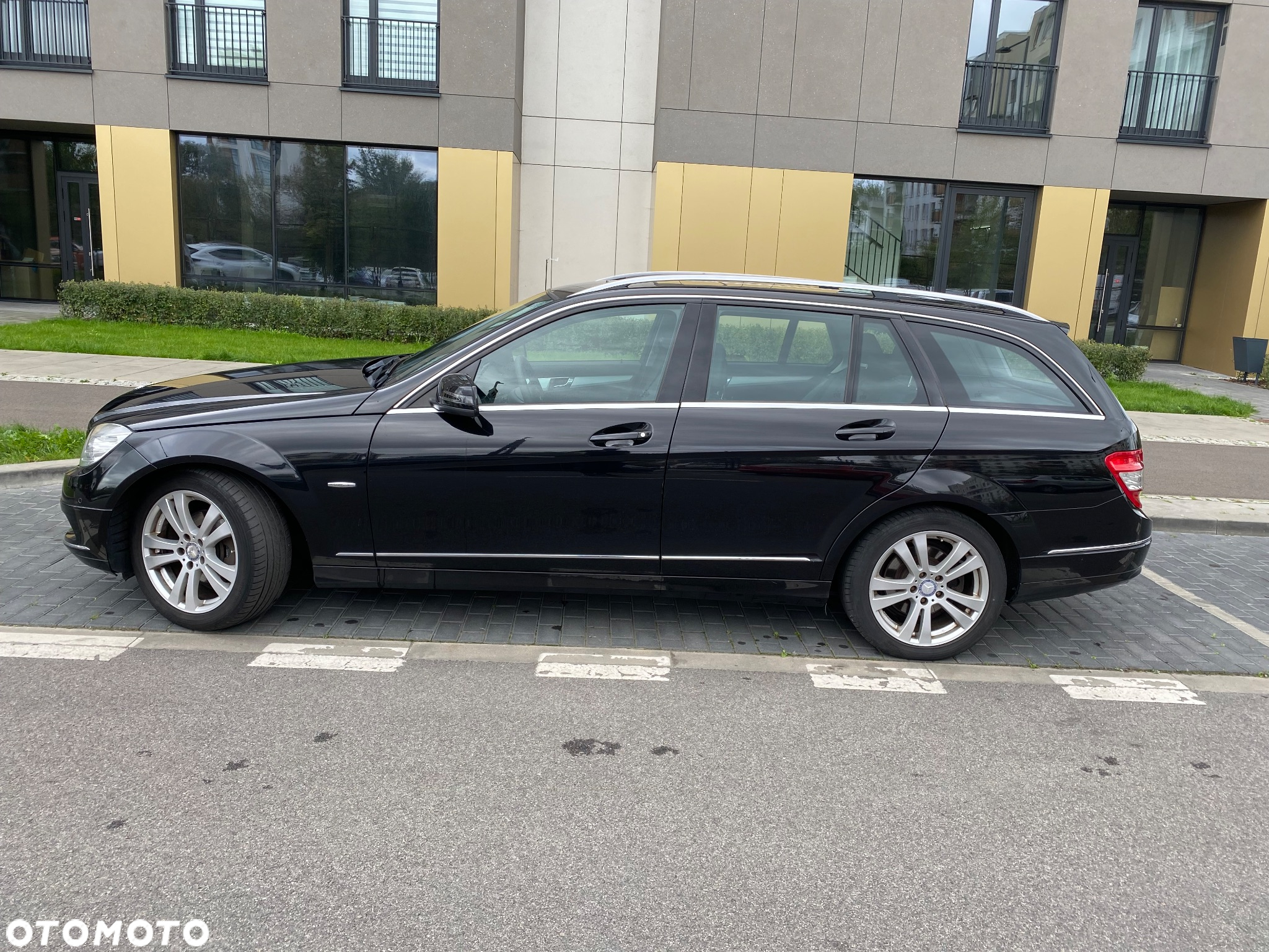 Mercedes-Benz Klasa C 250 CGI BlueEff Avantgarde - 7