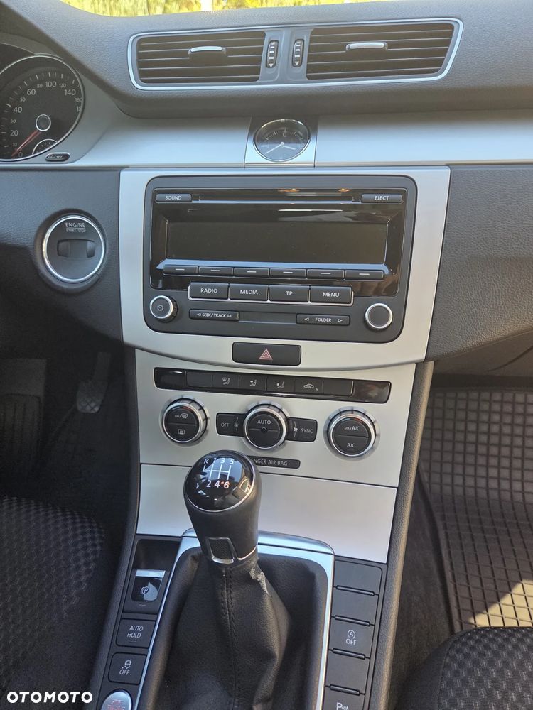 Volkswagen Passat 1.6 TDI Trendline - 3