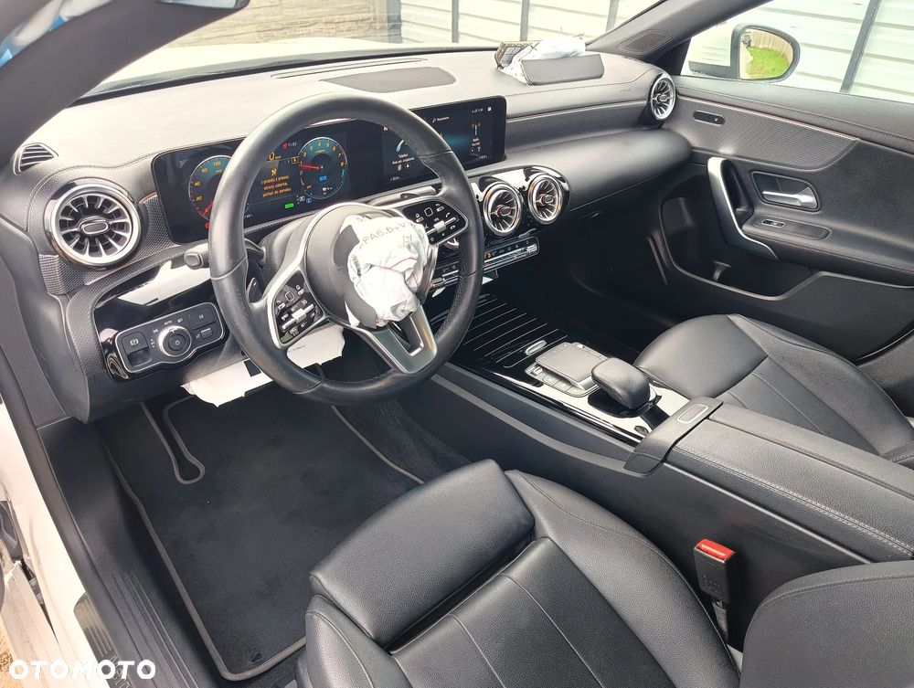 Mercedes-Benz CLA - 21