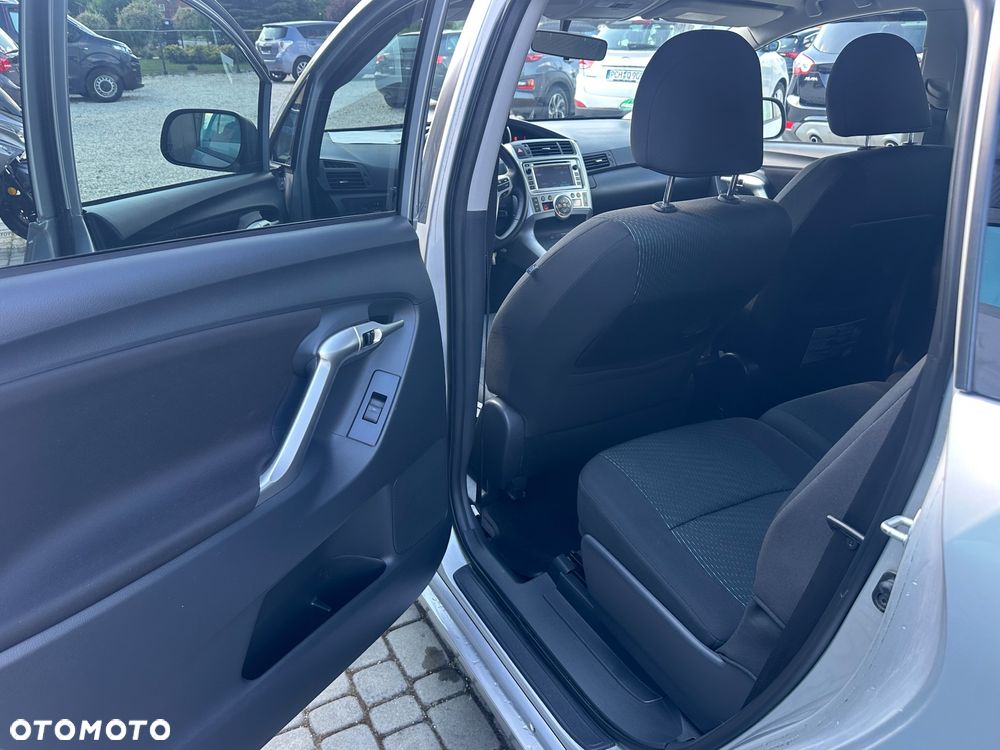 Toyota Verso 1.8 Executive - 17