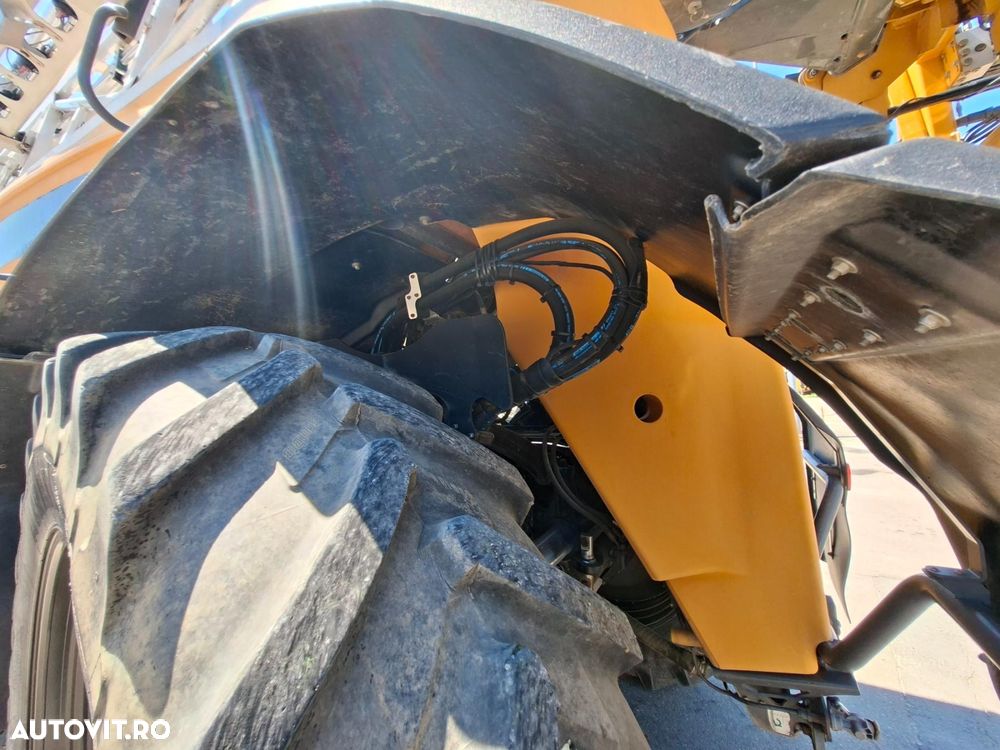 Challenger ROGATOR 635 SPRAYER - 17