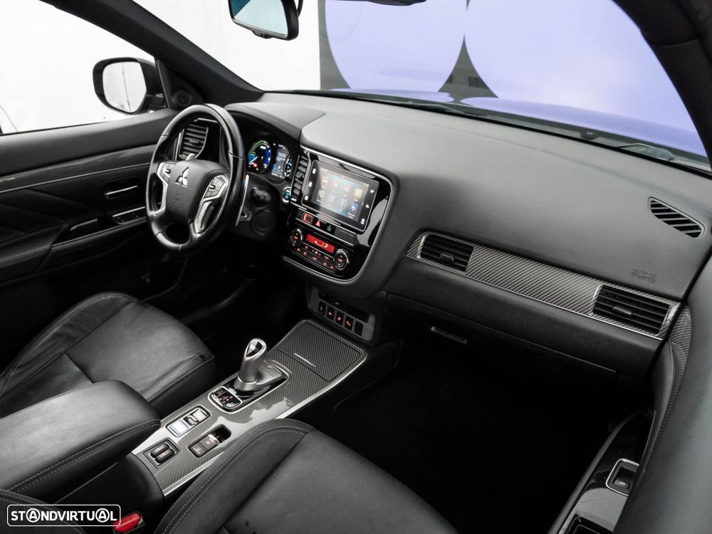 Mitsubishi Outlander 2.4 Instyle - 34
