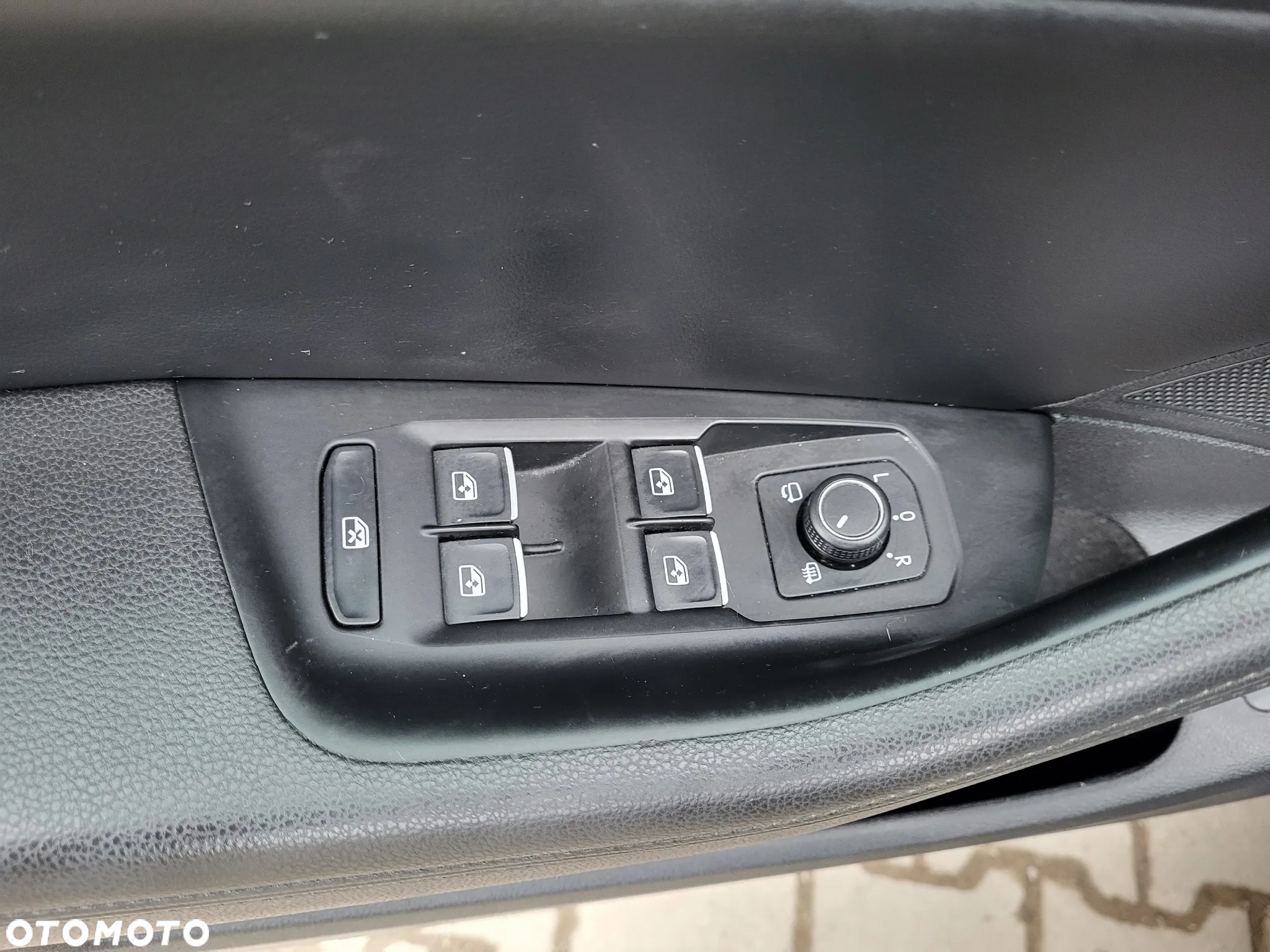 Volkswagen Passat - 12