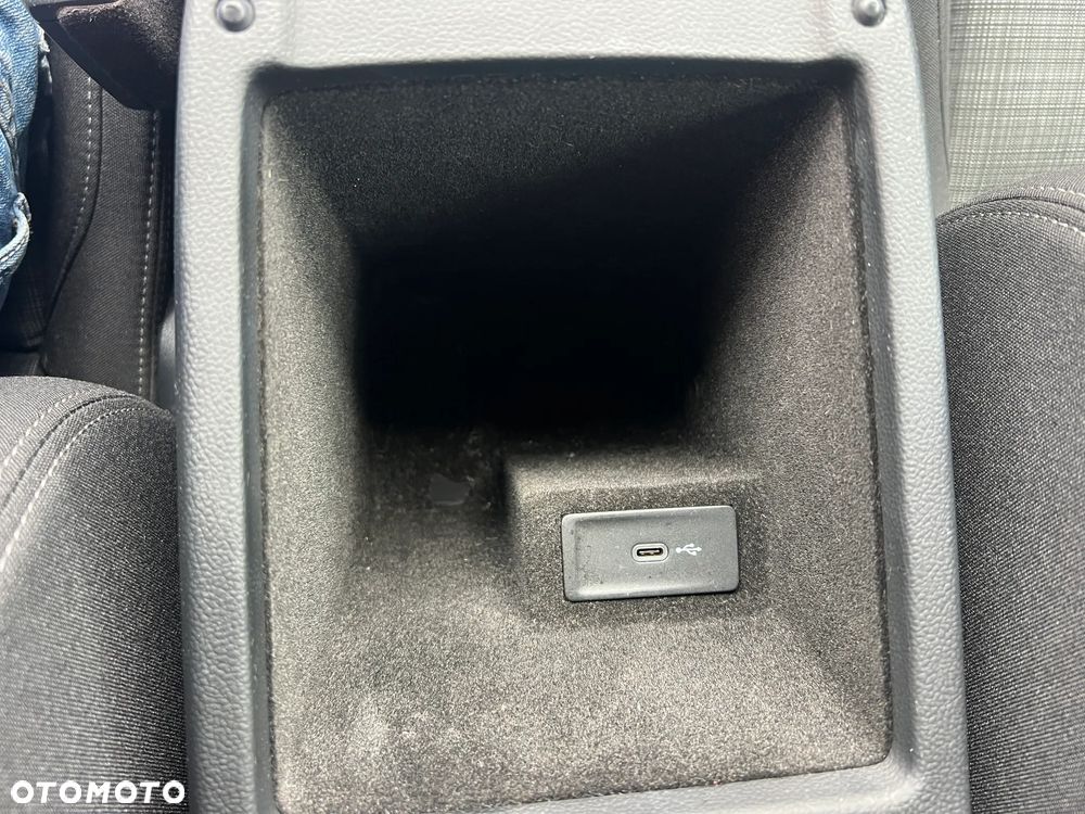 Volkswagen Passat 2.0 TDI SCR DSG Comfortline - 30