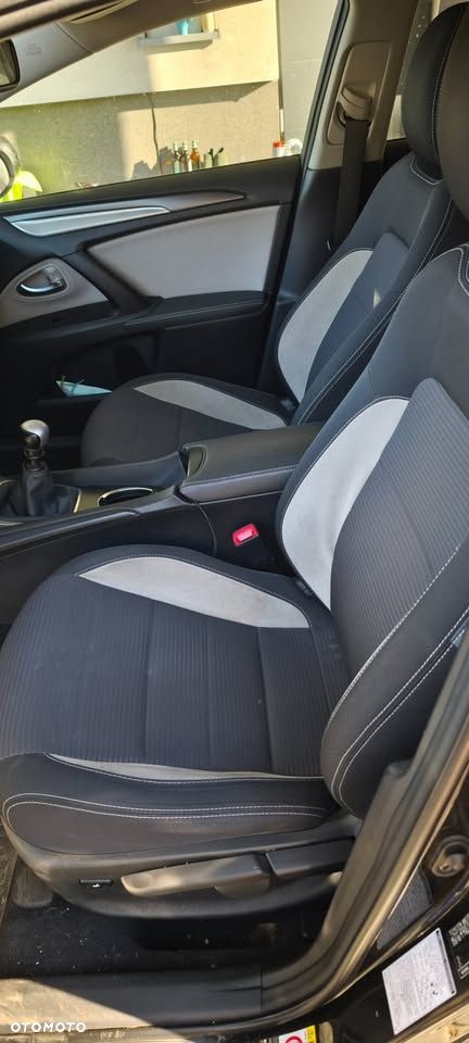 Toyota Avensis 2.0 D-4D Prestige - 3
