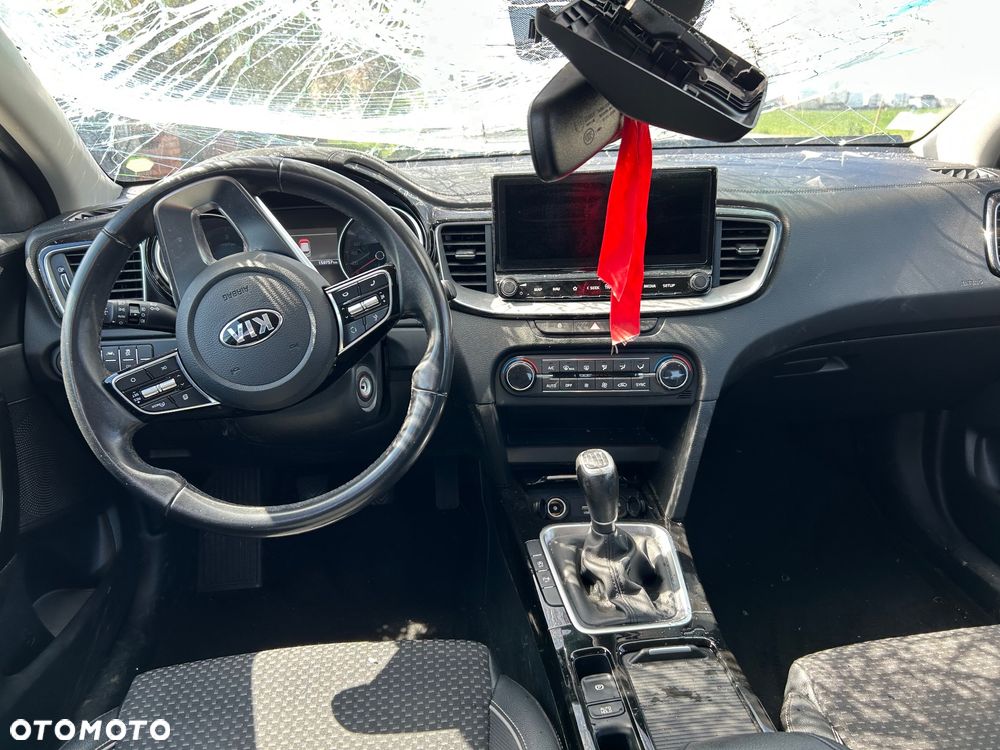 Kia XCeed - 34