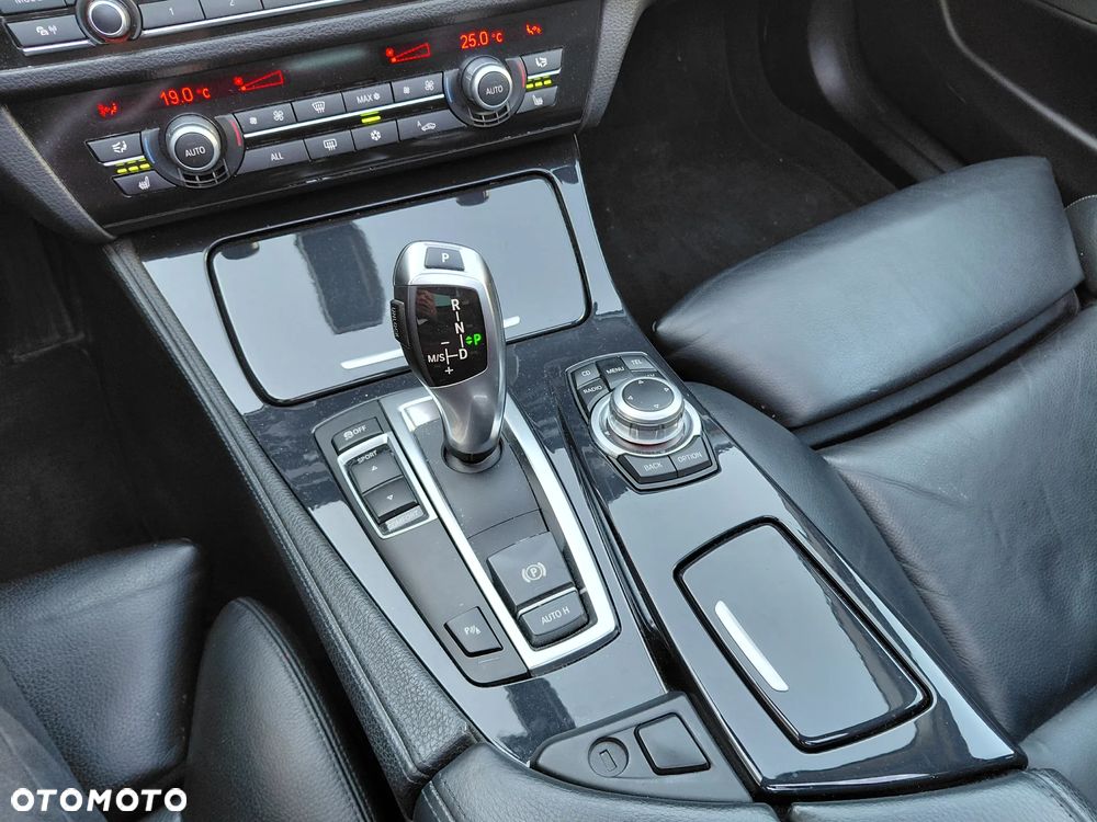 BMW Seria 5 520d Modern Line - 35