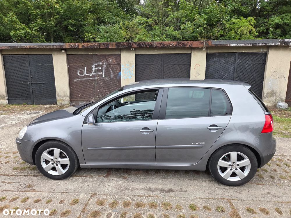 Volkswagen Golf 1.9 TDI DPF United - 11