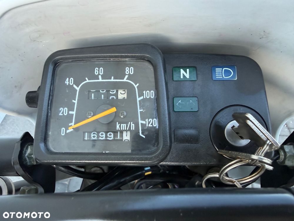 Suzuki DR - 18