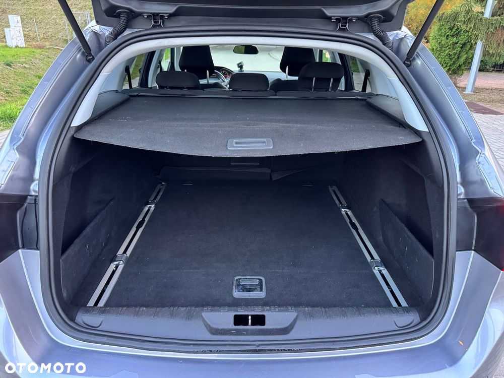 Peugeot 308 - 8