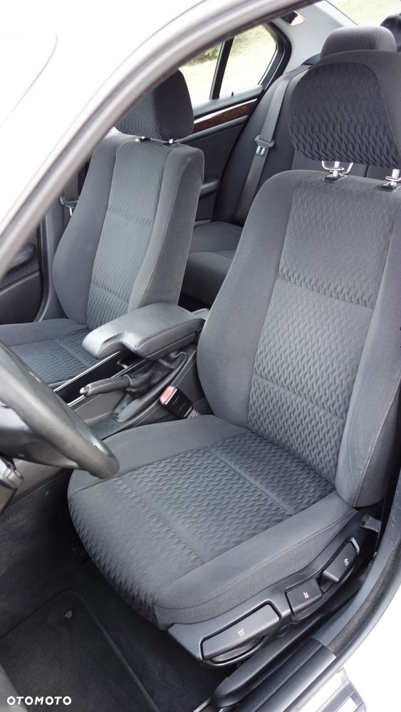 BMW Seria 3 320i - 11