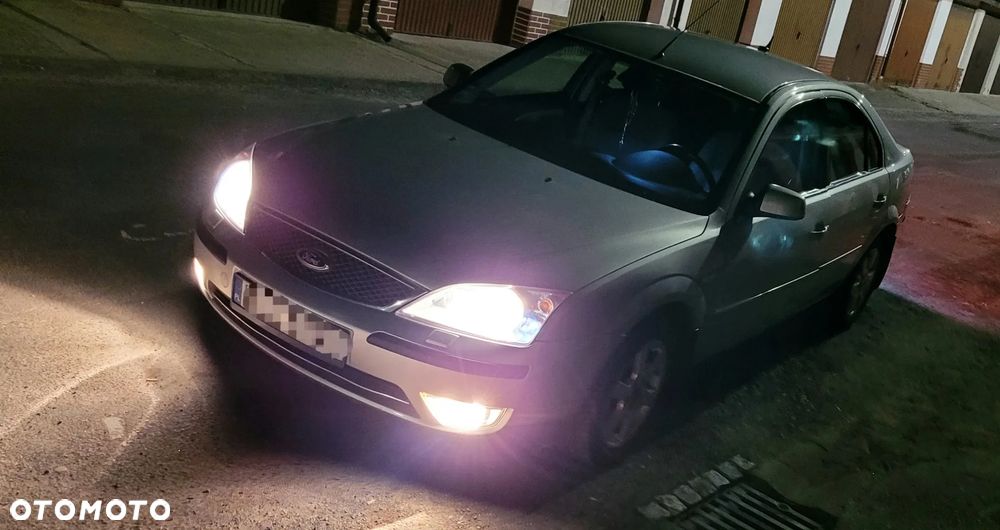 Ford Mondeo 1.8 Silver X - 26