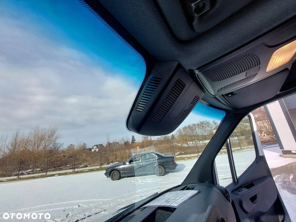 Mercedes-Benz Sprinter - 14