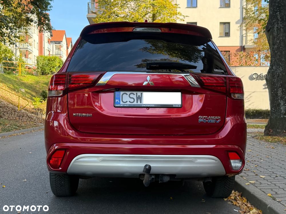 Mitsubishi Outlander Intense + - 32