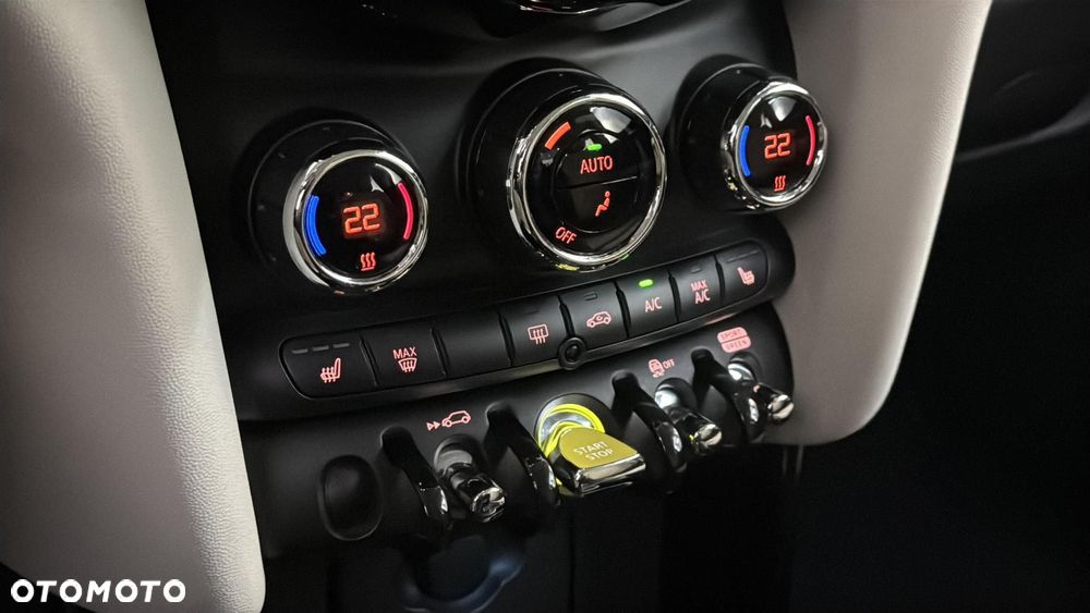 MINI Cooper SE Classic Trim - 21