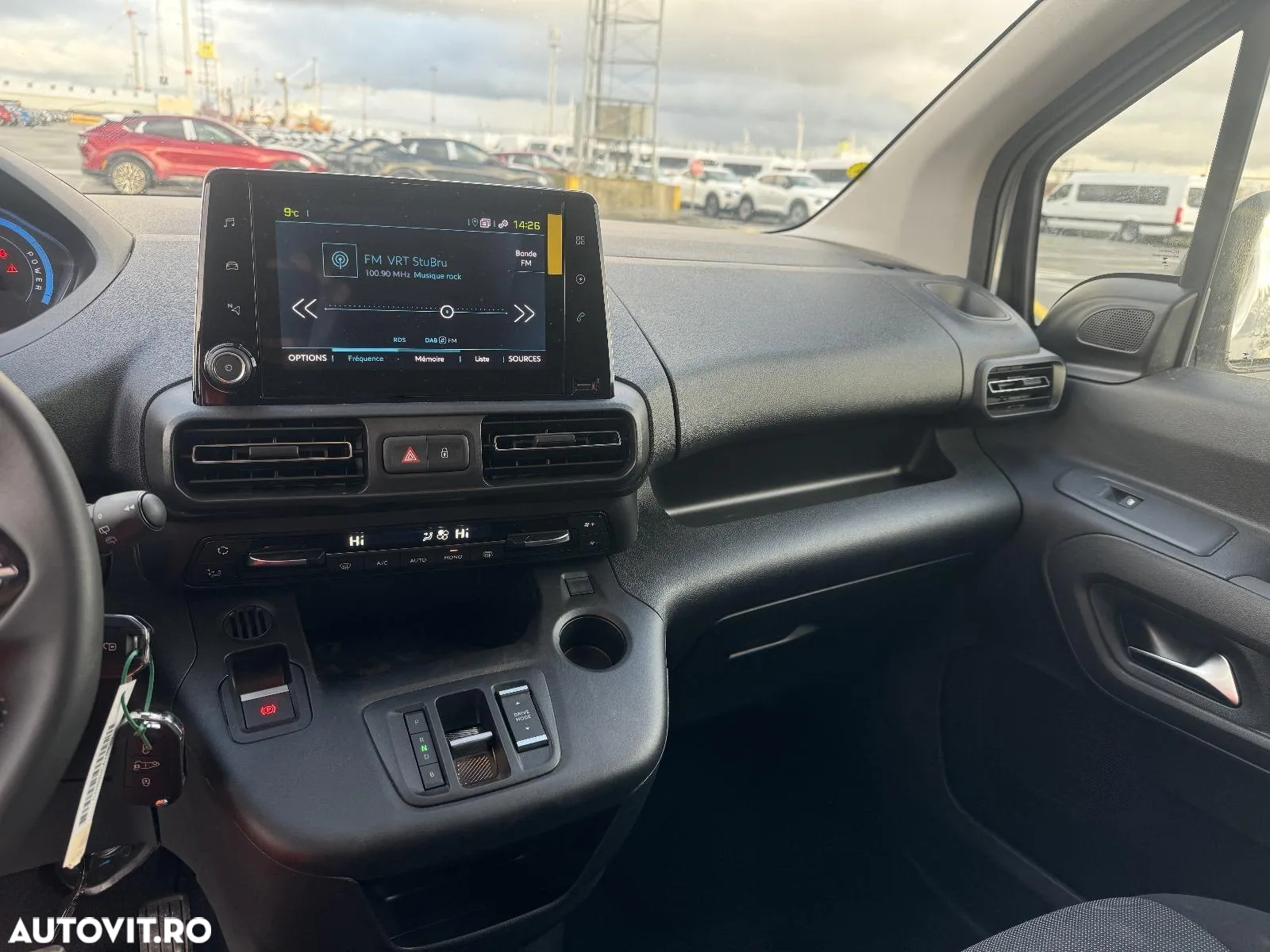 Peugeot E-PARTNER L2H1 Mid-High Grade 50kw/h AT - 14