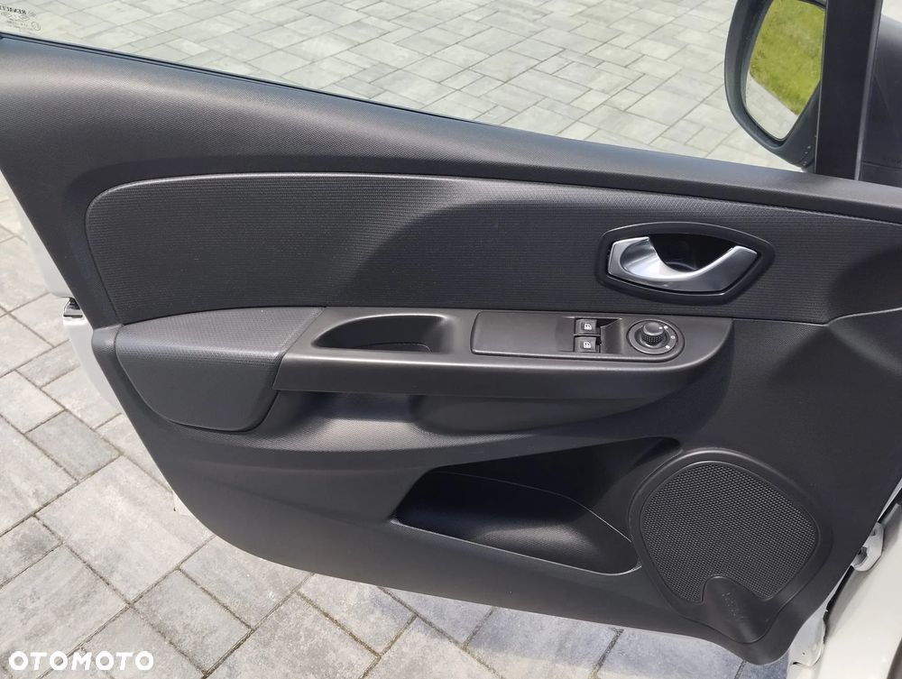 Renault Clio - 14
