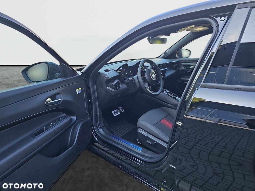 Alfa Romeo Junior 1.2 mHEV Ti eDCT - 9