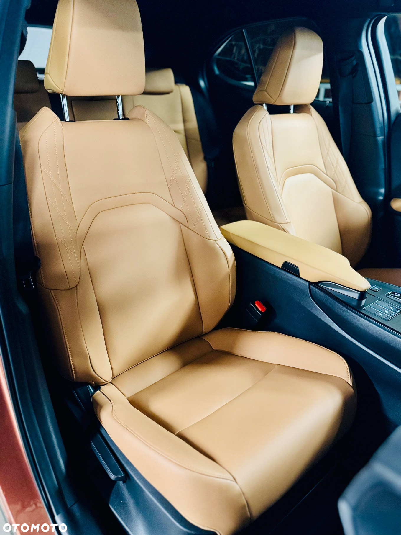 Lexus UX - 21