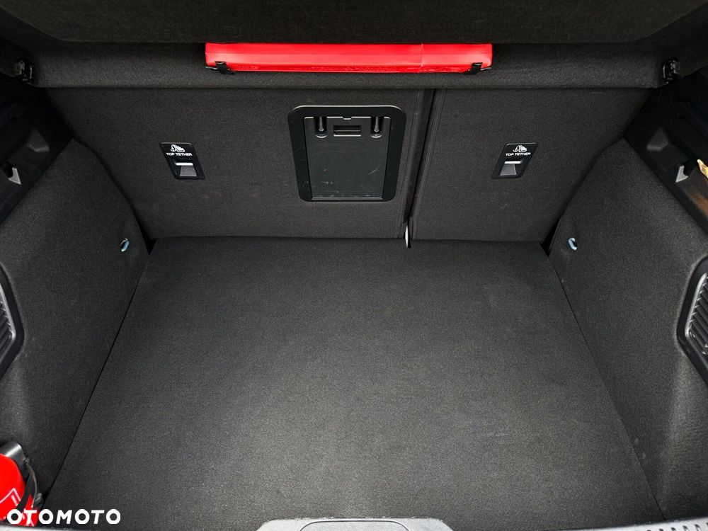 Ford Focus 1.0 EcoBoost mHEV ST-Line X - 12