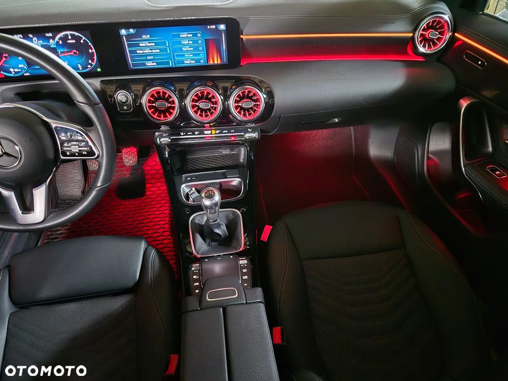 Mercedes-Benz CLA - 24