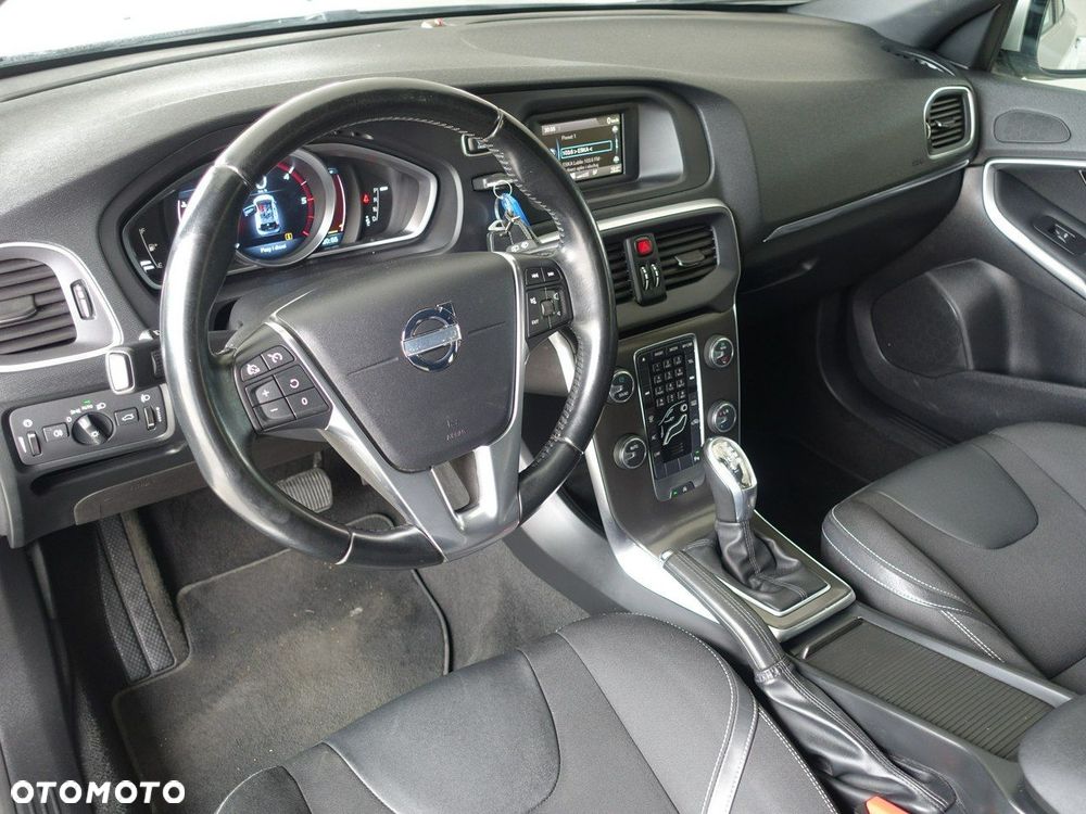 Volvo V40 D3 Geartronic Momentum - 12