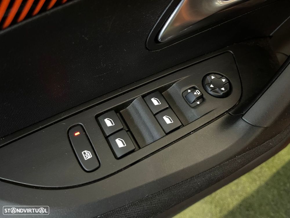 Peugeot 2008 1.2 PureTech Active - 23