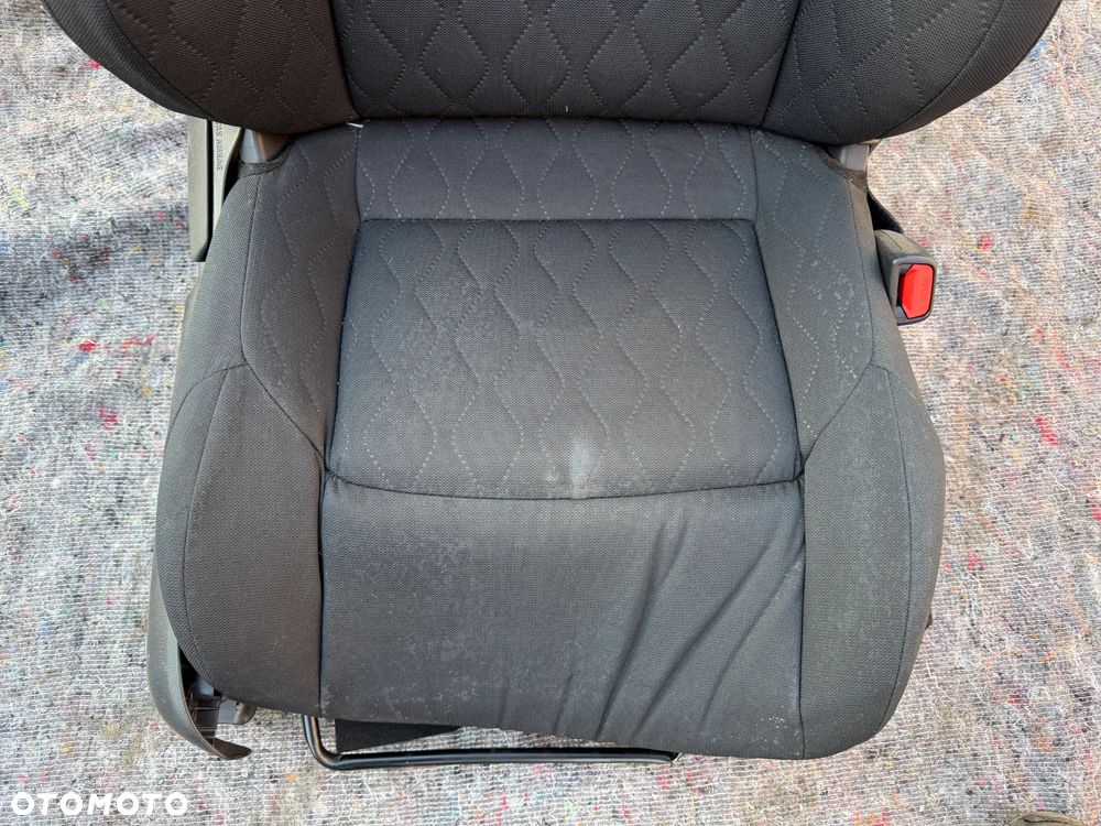 Fotele przód tył kanapa komplet Toyota Corolla Cross 2025r - 15