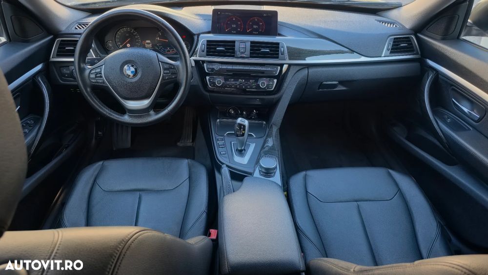 BMW Seria 3 320i xDrive AT - 10