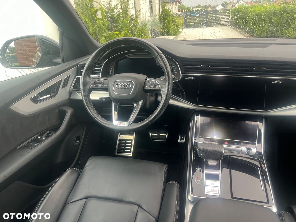 Audi Q8 - 8
