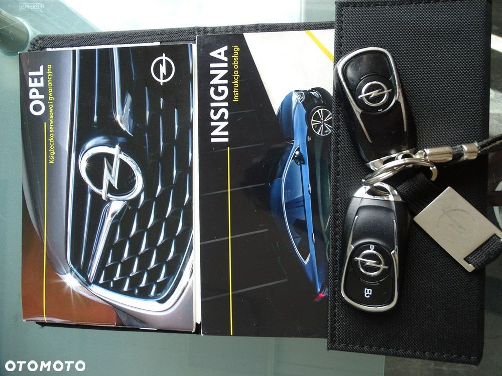 Opel Insignia - 12