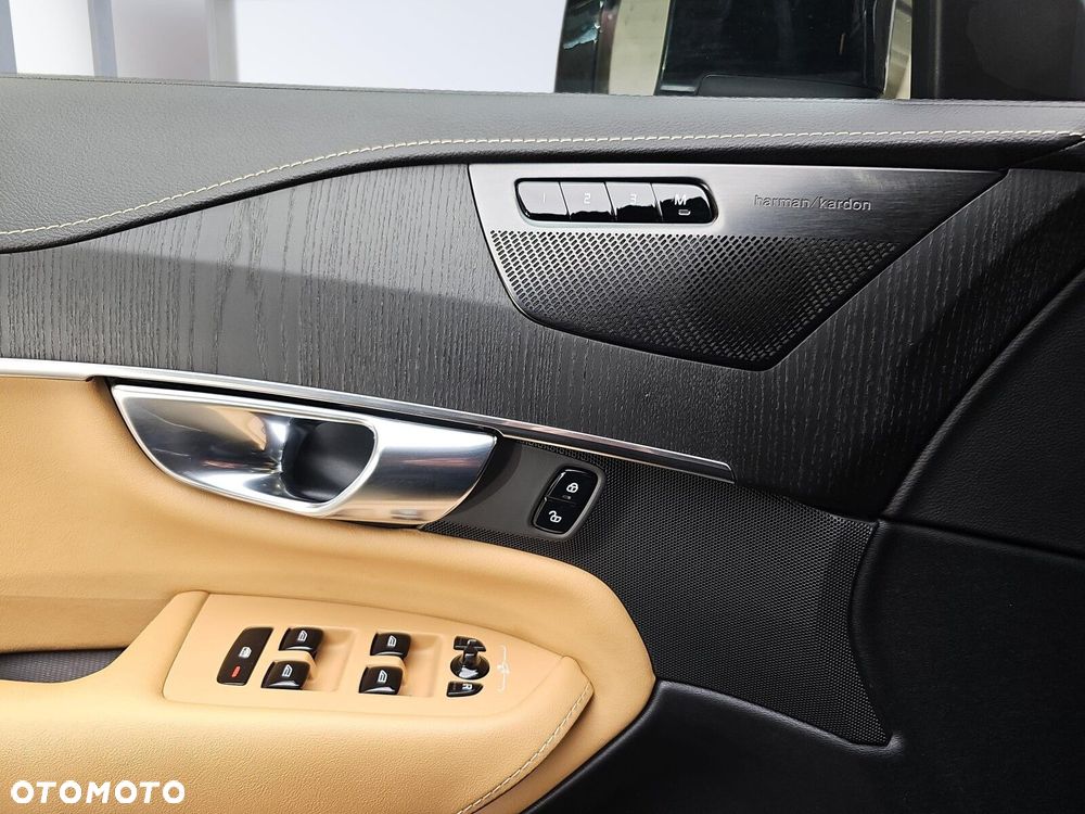 Volvo XC 90 - 20