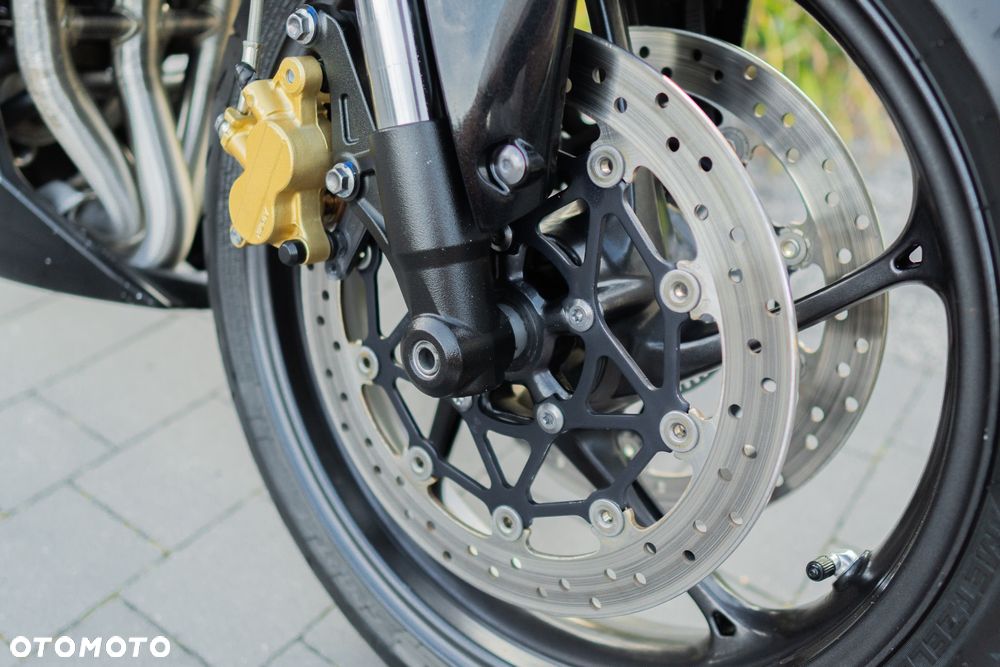 Triumph Street Triple - 11