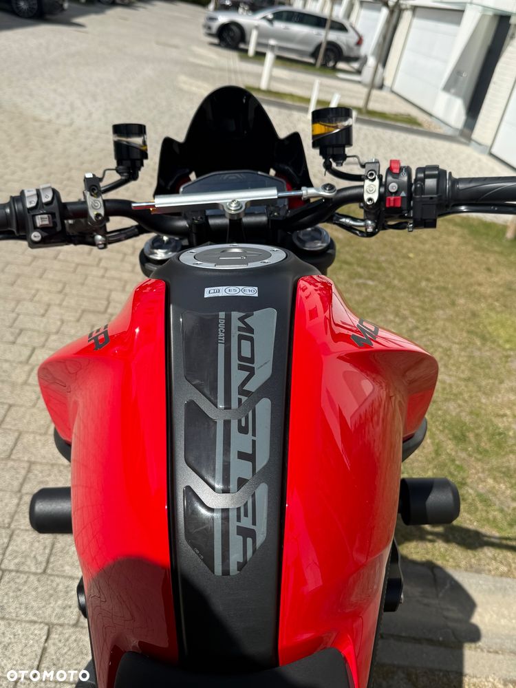 Ducati Monster - 11