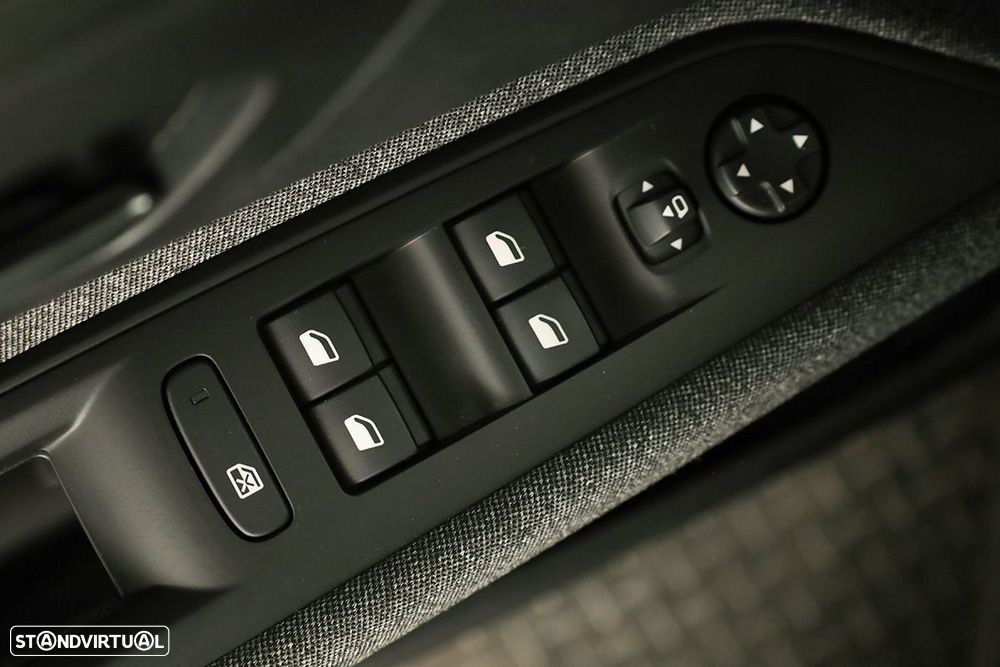Peugeot 3008 1.6 Hybrid Allure e-EAT8 - 22