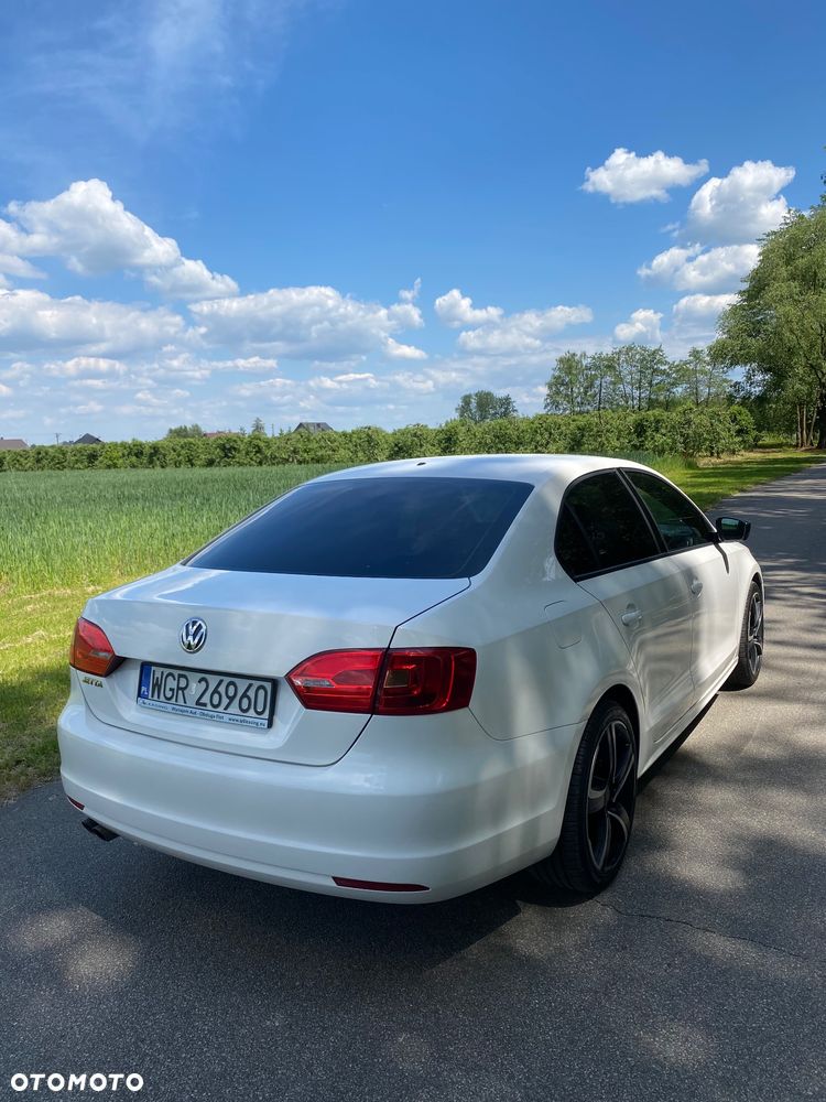 Volkswagen Jetta - 7
